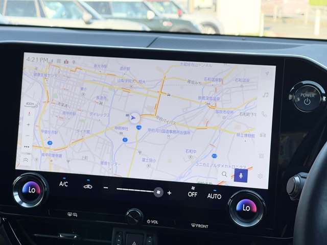 LIBERALAでは多種多様の車種をご用意させていただいております。お客様がご納得いくまで、そのお車の持つ特性を五感すべてで感じ取っていただける場をご提供します。