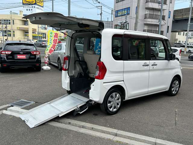 福祉車両・車いす乗降車・電動ウインチ付き☆