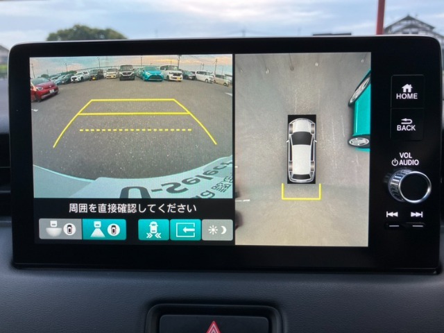 マルチビューカメラ装備！駐車などとっても安心です！！