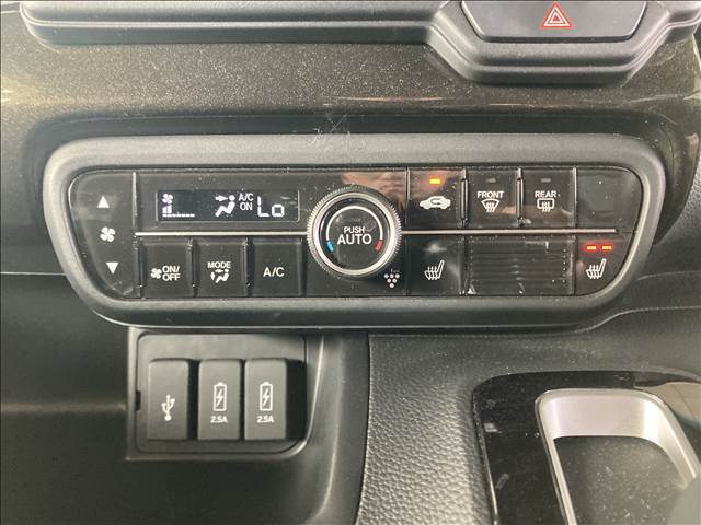 ご納車後も安心、安全なお車にお乗りいただく為にお得な保証パックもご用意しております。軽スマイルは、ご成約から納車後までお客様の大切なお車のサポートをさせていただきます！