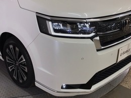 【LEDヘッドライト】ディスチャージヘッドライト（HID）と同等の明るさで、夜道や雨天走行が明るく視界良好！！　フォグライトも装備で、安心感さらにUPです♪安心ドライブを楽しんで下さい♪