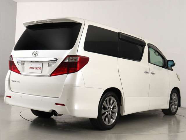 当店では、厳選された車両のみ展示しております。アルファード・ヴェルファイアに特化した専門店ならではの豊富な在庫の中から、お気に入りの一台をお探しください！