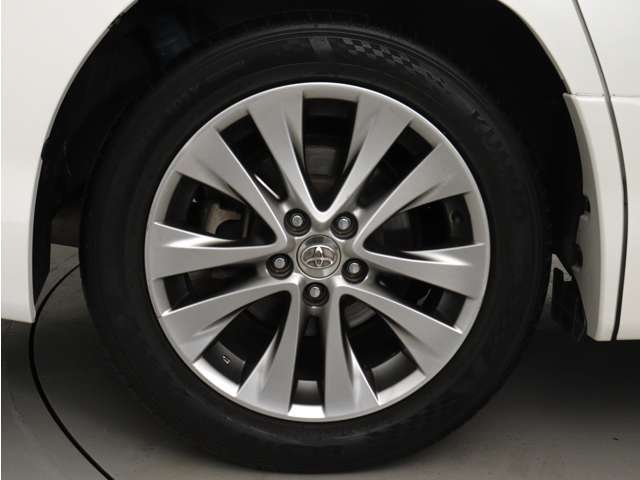 お客様のお好みの新品18インチ、19インチ、20インチホイール装着可能！ダウンサスなどローダウンも取付可能です！ヴァルドやワークなどのメーカー品も取り寄せ可能です！