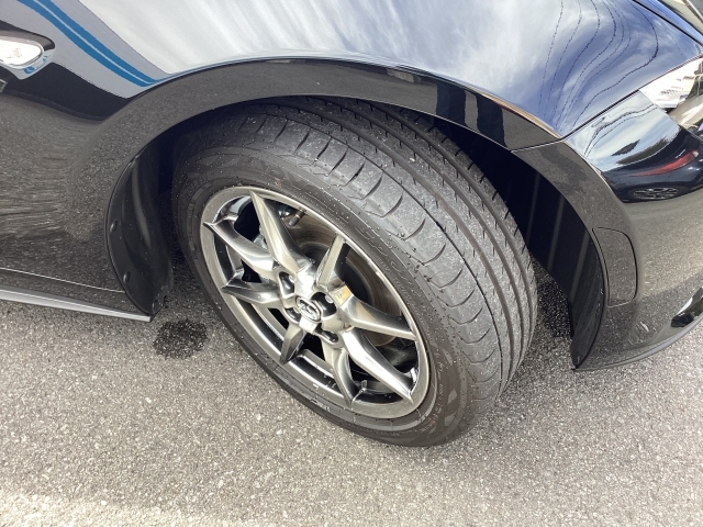 タイヤの溝はこんな感じです。