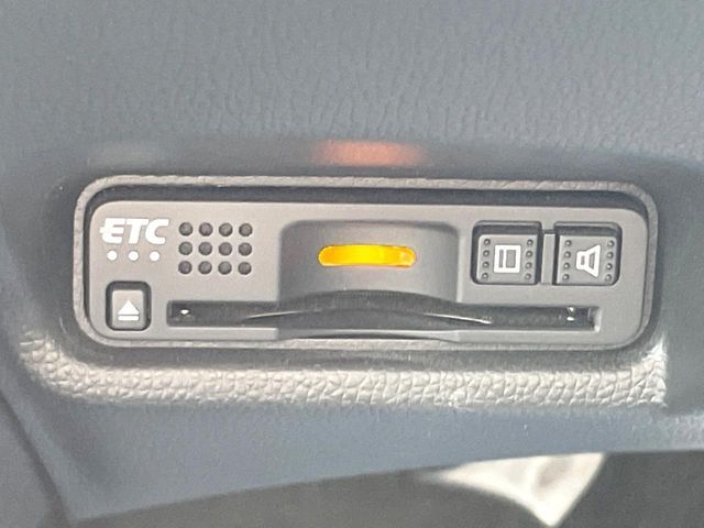 【ETC】高速道路の料金所をストレスなく通過！話題のスポットやサービスエリアに多い「スマートIC」利用時は必須のアイテムです。当店でセットアップを実施、ご納車当日からすぐにご利用いただけます！