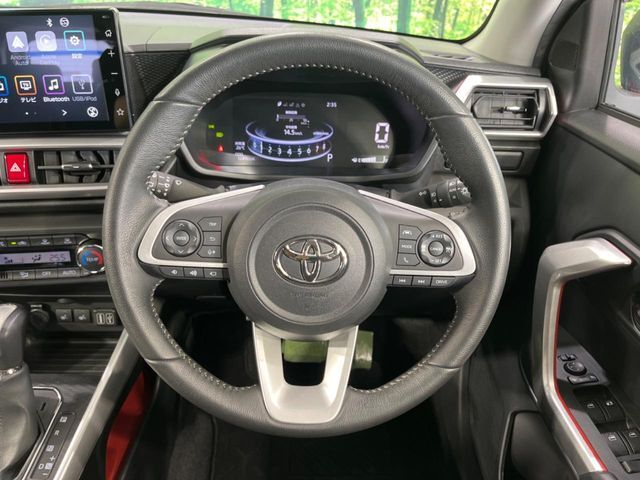 【ステアリングスイッチ】運転中、前方から目線をそらすことなく、オーディオ等の操作が可能な便利機能！安心＆快適なドライブを演出してくれます♪