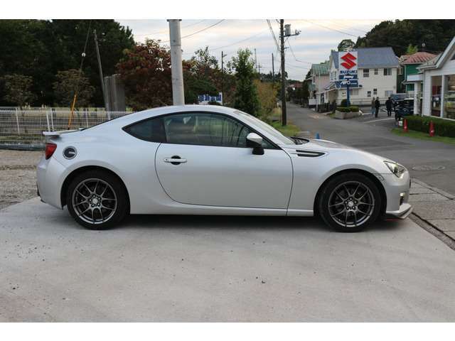 全国ご納車対応可能でございます。お客様の大切なお車をご自宅までしっかりとお届けいたしますので遠方のお客様もお気軽にお問合せ下さいませ。