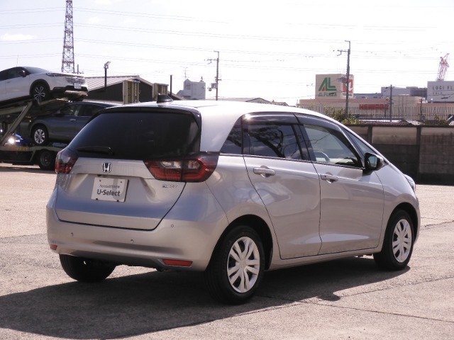 地域によってはなかなかご希望の車種が見つからない事もあるかと思います。当店では一部の離島などを除き、日本全国へ販売させていただくこともできますので、まずはお気軽にお問い合わせくださいませ。