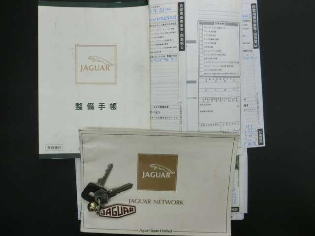 ■整備記録簿をはじめ、スペアキーはきちんと保管されております。■キーホルダーがJAGUARなのは深堀しないでください。■弊社でのメンテナンス履歴は詳しくご案内させていただきます。お問い合わせください！