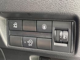 【パワースライドドア】スマートキーや運転席のスイッチでスライドドアの開閉が可能♪電動だから力を入れてドアを開ける必要が無く、小さいお子様でも、重い荷物を持っている時もラクに開け閉めできます♪