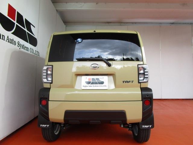 真後ろから1カット！