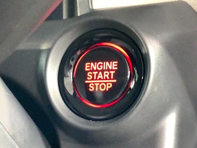 ワンプッシュでエンジンのスタート、ストップが出来て便利です。