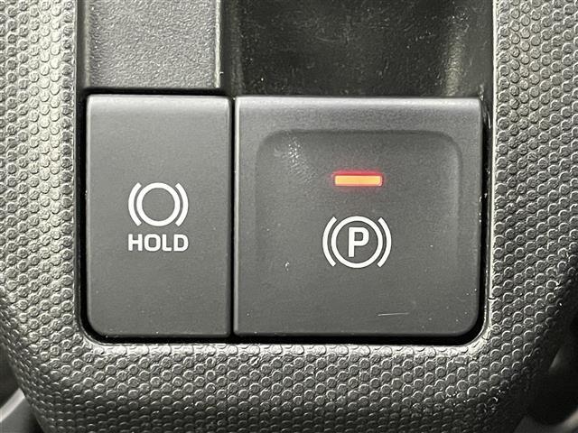 【オートブレーキホールド機能】信号待ちや渋滞、坂道などでの停車時に、ブレーキペダルから足を離しても自動的に停車状態を保持してくれます！