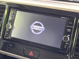 【純正ナビ】人気の純正ナビを装備。オーディオ機能も充実しており、Bluetooth接続すればお持ちのスマホやMP3プレイヤーの音楽を再生可能！毎日の運転がさらに楽しくなります！！