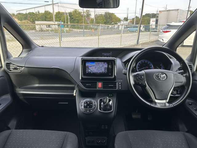 ゆったり快適な室内空間☆スタッフが日々綺麗と価格以上のクオリティーを目指してクリーニングを行っております！御納車の前に再度クリーニングしますので一度現車確認をし、気になる箇所等あればご相談下さい！