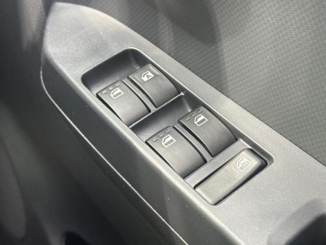 WECARSの展示場では実際に見て、触ってお車をお選びいただけます！知識の豊富な営業スタッフが様々なカーライフをご提案いたします！
