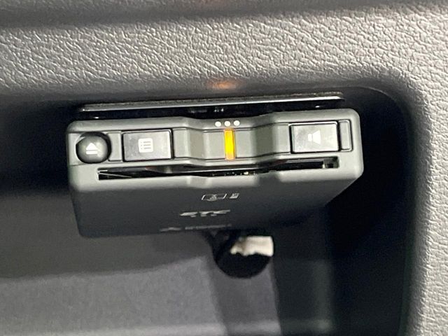 【ETC】高速道路の料金所をストレスなく通過！話題のスポットやサービスエリアに多い「スマートIC」利用時は必須のアイテムです。当店でセットアップを実施、ご納車当日からすぐにご利用いただけます！