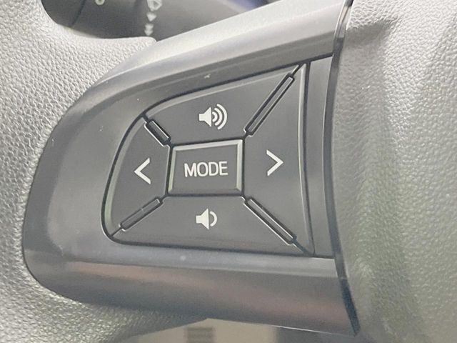 【ステアリングスイッチ】運転中、前方から目線をそらすことなく、オーディオ等の操作が可能な便利機能！安心＆快適なドライブを演出してくれます♪