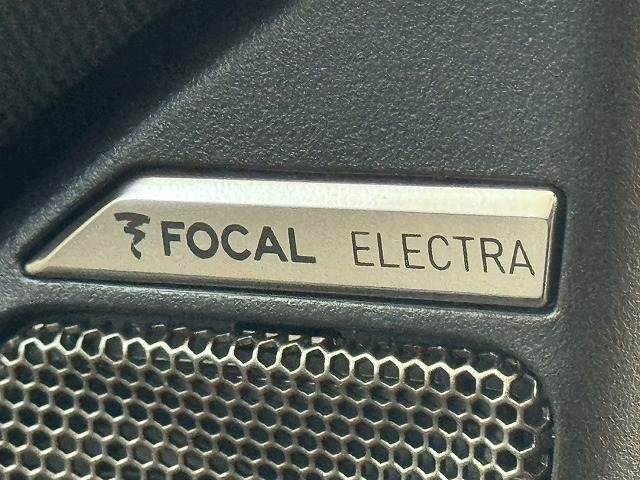 【Focalサウンドシステム】高音質スピーカーを搭載しております。専用チューニングにより、クリアで臨場感あふれるサウンドを実現しワンランク上の空間をお楽しみください。