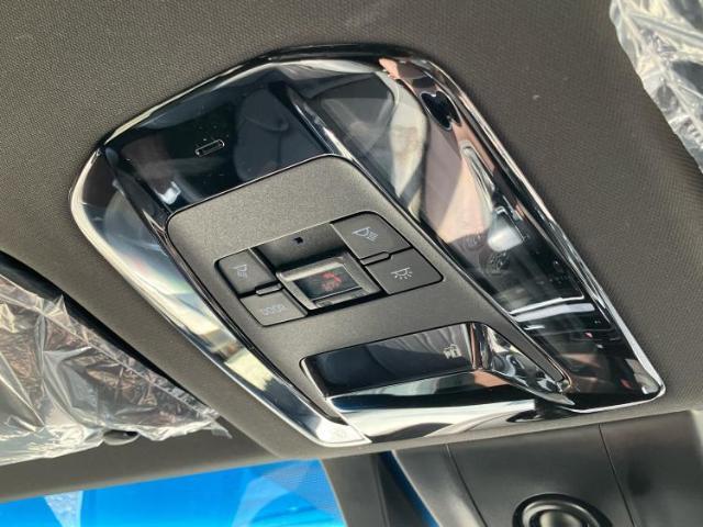 国産車から輸入車まで多様なお客様のニーズのお応えできるように、全国規模で豊富な在庫展開！車のことならWECARSへ！