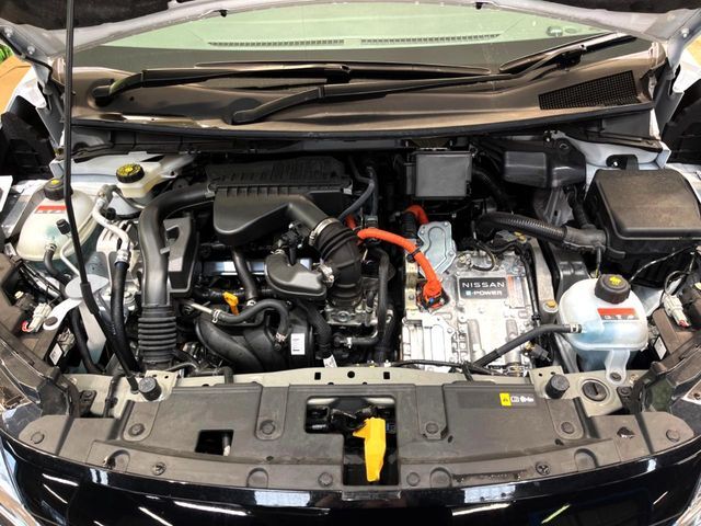 親切・丁寧な専門メカニックスタッフが応対！・車検・点検整備・事故等の修理などアフターサービスも安心。お車のカスタマイズもネクステージのサービススタッフまでご相談ください！