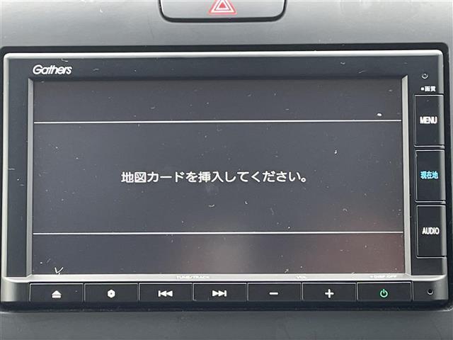 こちらオーディオ周りの写真になります。動作確認済みです。詳しい機能に関しましては装備欄を確認ください。車によっては多機能なナビなど、充実したオーディオがついている車両もあります。