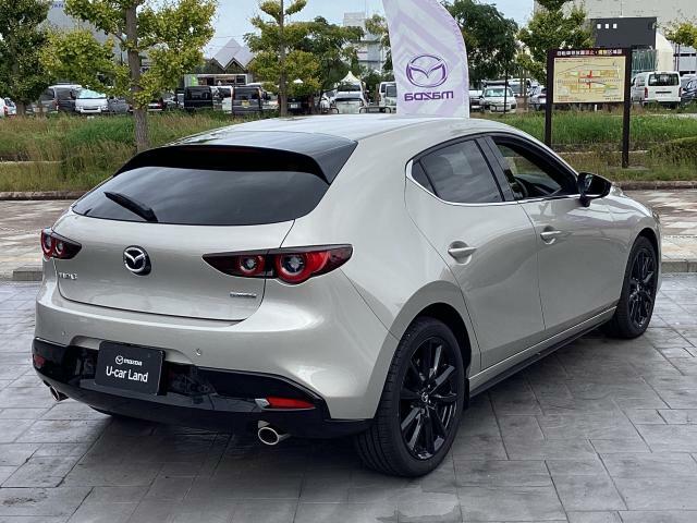 引き算の美学によるシンプルながらも豊かな生命感あるMAZDA3の姿をご覧ください。