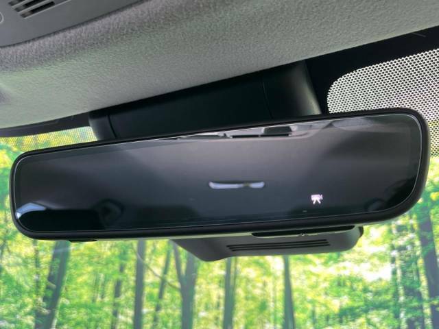 【ドライブレコーダー付自動防眩インナーミラー】後続車のライトの眩しさを緩和するインナーミラーに、録画機能を搭載！車両前方・後方のカメラ映像をSDカードに常時録画します。