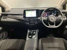 斜め前の三角窓を大きくしました！死角が少なくなったので交差点の右左折時にも歩行者などしっかり確認できます！