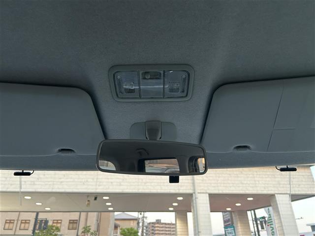 気になる車はすぐにお問い合わせください！画面右側の0066から始まる無料ダイヤルからお問い合わせ下さい！専門スタッフがお車のご質問にお答えいたします！