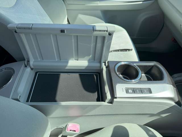 お車が気になる方は、お気軽にお問い合わせ下さい。フリーダイヤル：0078-6002-383042