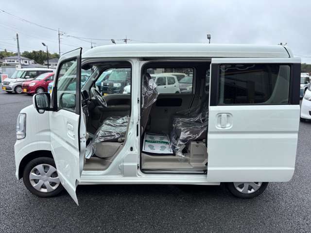 ☆側面ボディ☆空気抵抗も考慮したスタイリッシュで実用性のあるボディラインで軽自動車とは思えないカッコよさ！