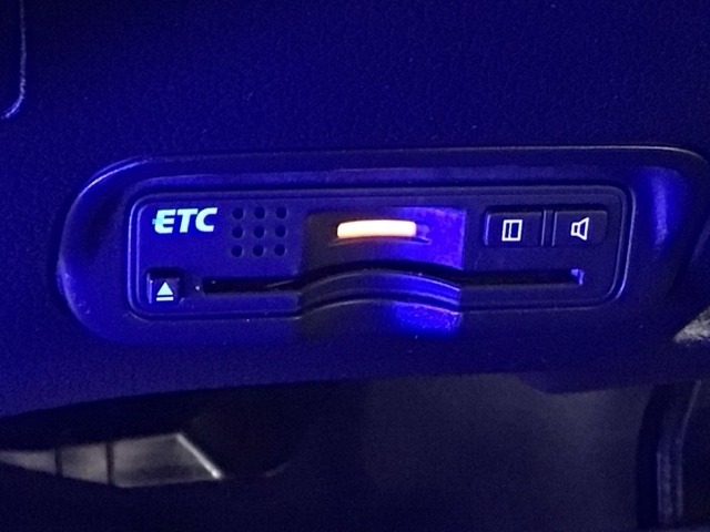 【ETC車載器】もはや必須アイテムのETCを搭載！高速道路のご利用時にとても便利！わずらわしい料金所での現金支払いが不要となりスムーズに通過できます♪