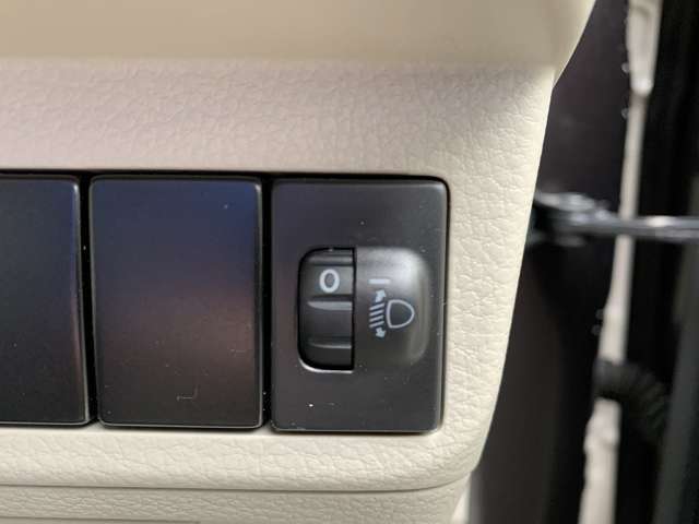4WD☆5AGS☆レーダーブレーキサポート☆SDナビTV☆Bluetooth☆バックカメラ☆スマートキー☆プッシュスタート☆シートヒーター☆ベンチシート☆純正フロアマット☆プライバシーガラス☆試乗OK