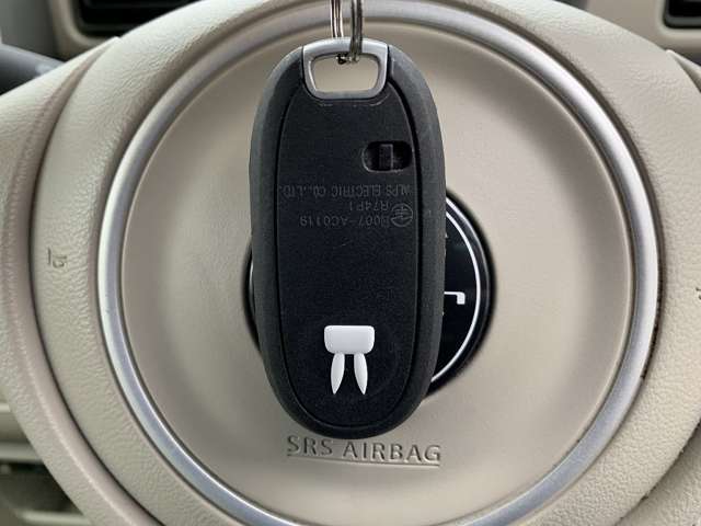 4WD☆5AGS☆レーダーブレーキサポート☆SDナビTV☆Bluetooth☆バックカメラ☆スマートキー☆プッシュスタート☆シートヒーター☆ベンチシート☆純正フロアマット☆プライバシーガラス☆試乗OK
