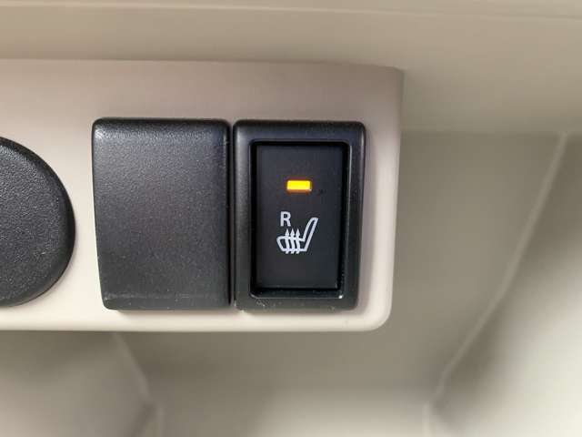4WD☆5AGS☆レーダーブレーキサポート☆SDナビTV☆Bluetooth☆バックカメラ☆スマートキー☆プッシュスタート☆シートヒーター☆ベンチシート☆純正フロアマット☆プライバシーガラス☆試乗OK
