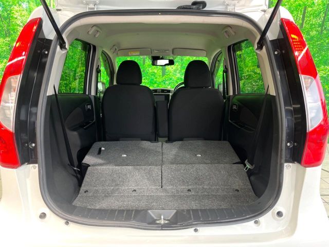 積み下ろしのしやすいデッキにはたっぷりと荷物を積み込んでいただけます。遊びから仕事まで、様々なシーンで頼れます♪