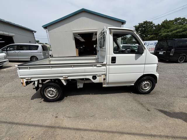 展示場横に自社整備工場も完備！　購入後のサポートも全力で対応させて頂きます！ご安心ください！
