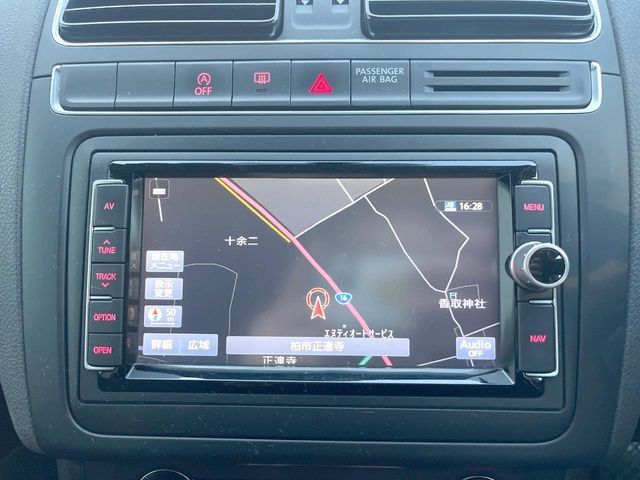 ●純正ナビ:一体感のあるナビは、高級感ある車内を演出してくれます。オーディオ機能も充実しておりますので、運転もより楽しめます♪
