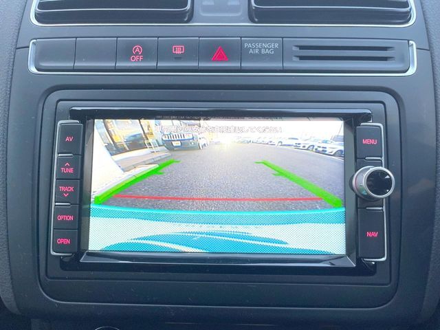 ●バックカメラ：便利な【バックカメラ】で安全確認もできます。駐車が苦手な方にもオススメな便利機能です。