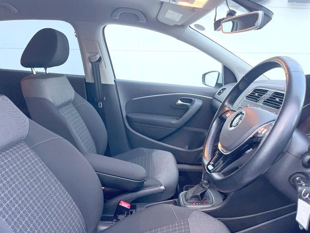 ●シートの使用感：破れ・へたりも少なく、ご覧の通りきれいな状態を維持しております。また、室内クリーニング・コーティングもご用命いただけます。