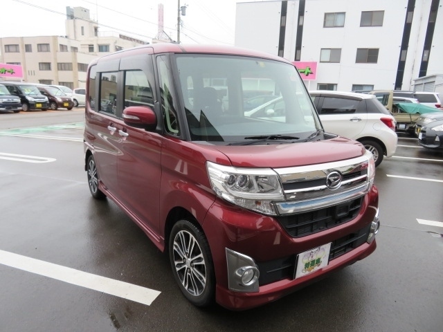 傷ついちゃったクルマの鈑金や塗装もできるにゃん☆セベラルオートはなんでもできるにゃん！