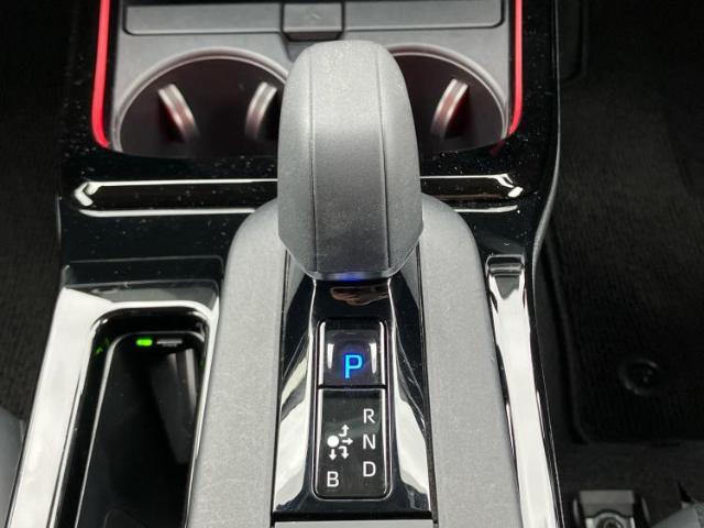 国産車から輸入車まで多様なお客様のニーズのお応えできるように、全国規模で豊富な在庫展開！車のことならWECARSへ！