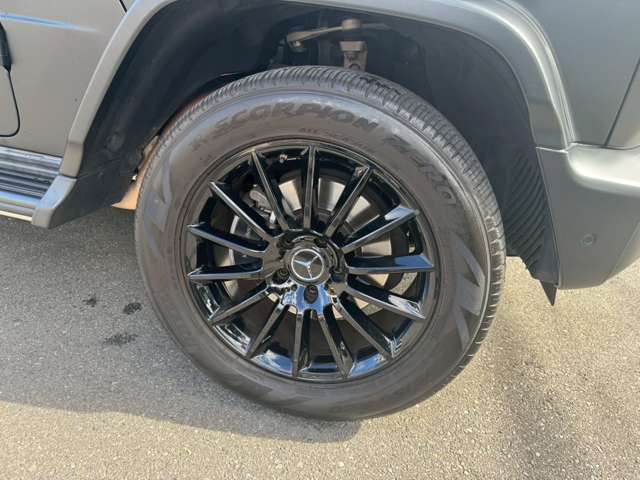ご購入後の点検やオイル交換、車検、板金などトータルでサポートさせていただきます。もちろん任意保険やJAFも取り扱いございます。おクルマに関することなんでもご相談ください。