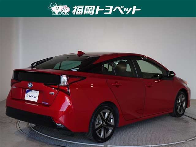 色はきれいなエモーショナルレッド2です。