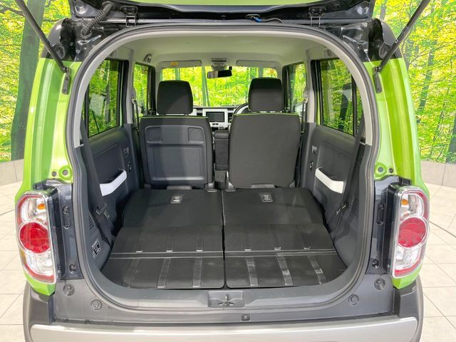 普段のお買い物や通勤、送迎等に十分な荷室スペースを確保しております。セカンドシートを倒すと、大きな荷物の積載も可能です♪