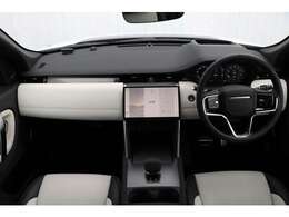 直線を基調としたシンプルなデザインのため、実用性やデザインセンスの良さが感じられる空間を演出します。