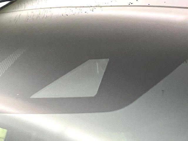 【トヨタセーフティセンス】走行中に前方の車両等を認識し、衝突しそうな時は警報とブレーキで衝突回避と被害軽減をアシスト。より安全にドライブをお楽しみいただけます。