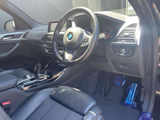 LIBERALAは、輸入車選びの新たなスタイルを提案するインポート・セレクト・ブランドです。オーナー様となる方がクルマから直接感じる感性を第一にした、最良の一台との出会いをコーディネートいたします。