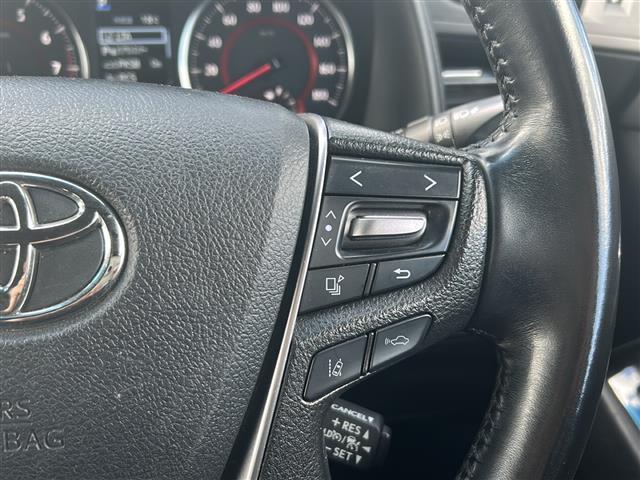 【運転席操作部】『運転席周辺の装備』の画像になります。快適なドライブを楽しむための機能が装備されています！運転席から触れるので使いやすいです！